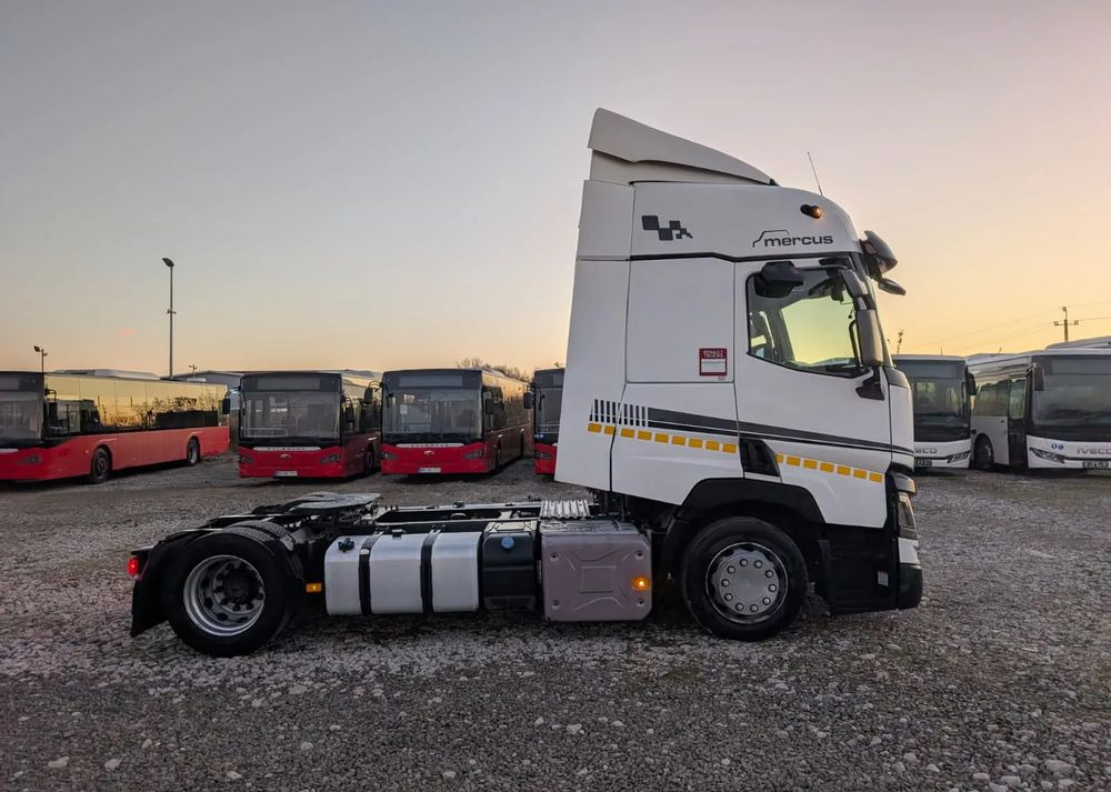 Renault T440 - Sadulveok: pilt 3 Renault T440 - Sadulveok: pilt 3