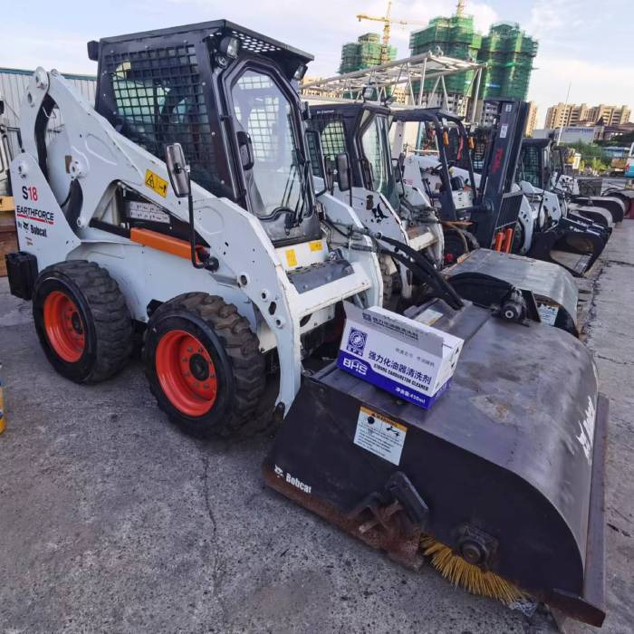 BOBCAT S18 - Kompaktlaadur: pilt 1 BOBCAT S18 - Kompaktlaadur: pilt 1