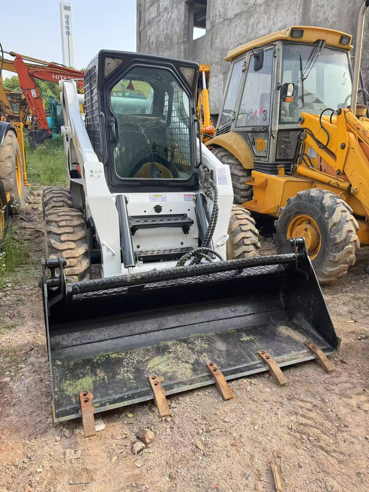 BOBCAT S300 - Kompaktlaadur: pilt 4 BOBCAT S300 - Kompaktlaadur: pilt 4