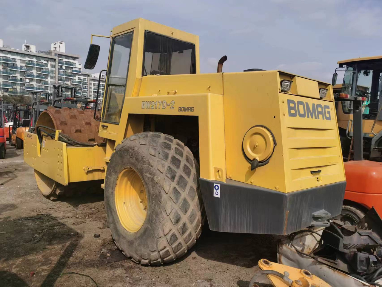 BOMAG BW217D-2 - Tihendaja: pilt 2 BOMAG BW217D-2 - Tihendaja: pilt 2