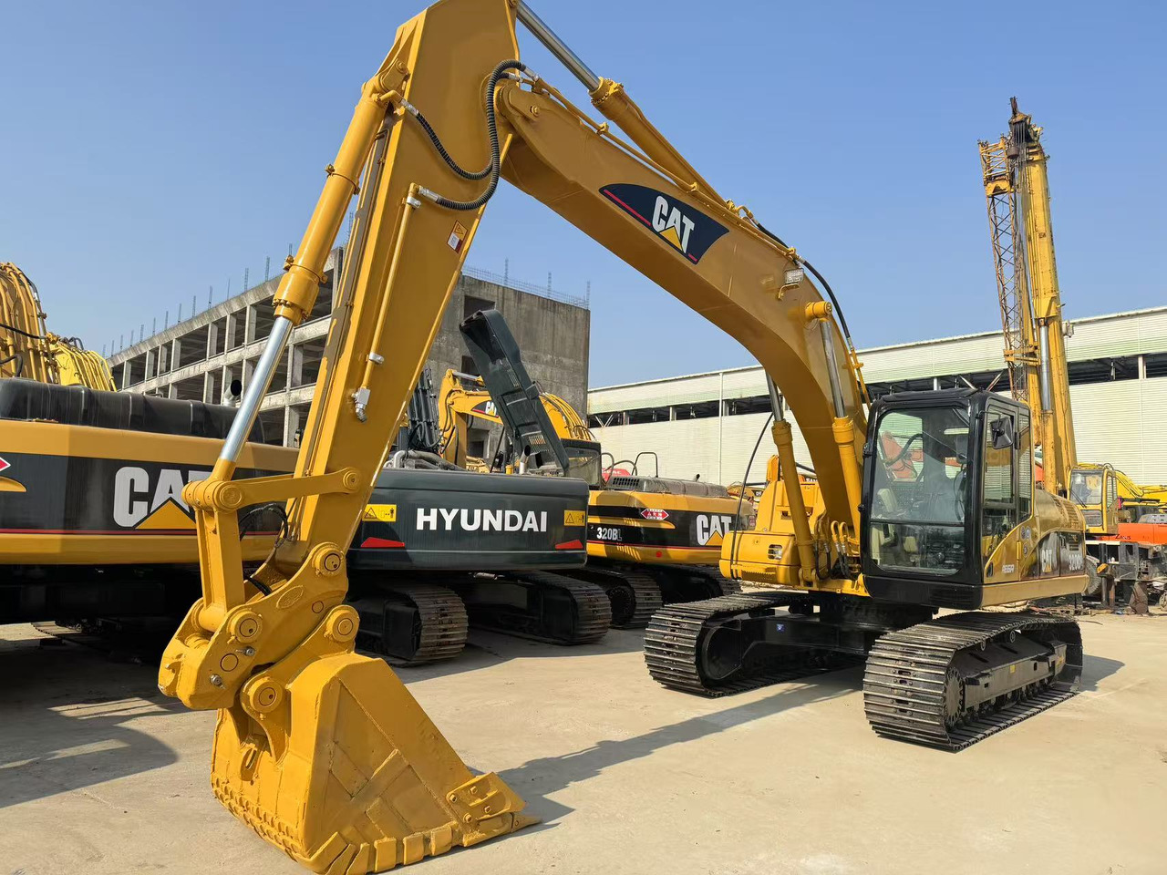CAT 320CL - Lintekskavaator: pilt 2 CAT 320CL - Lintekskavaator: pilt 2
