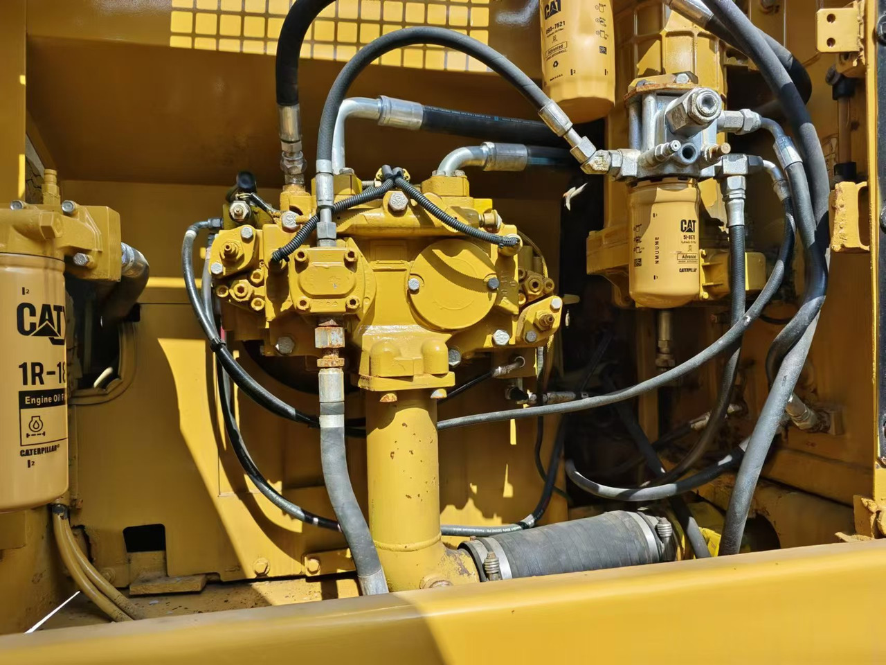 CAT 330D2 - Lintekskavaator: pilt 4 CAT 330D2 - Lintekskavaator: pilt 4