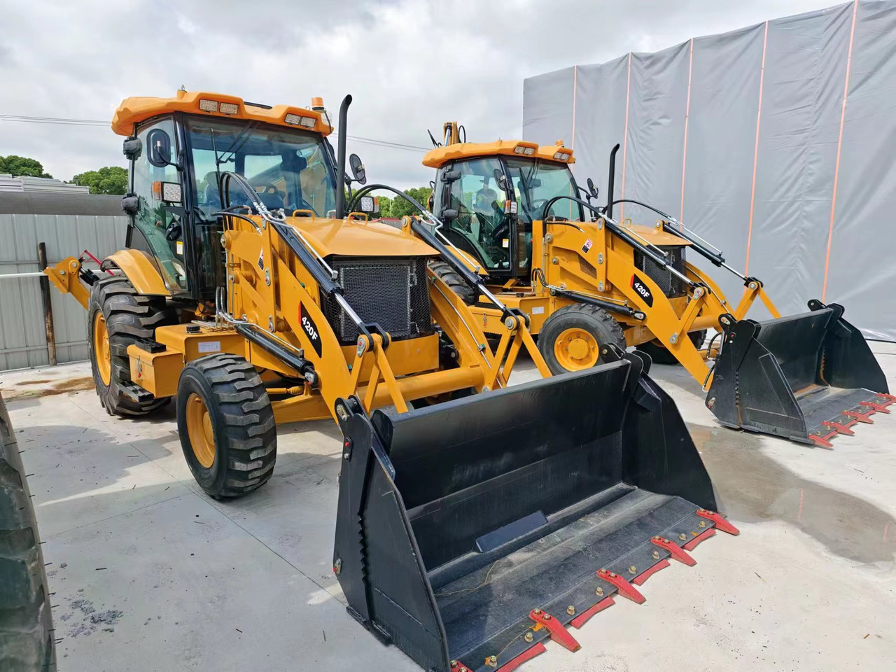 CAT 420F - Ekskavaator-laadur: pilt 3 CAT 420F - Ekskavaator-laadur: pilt 3