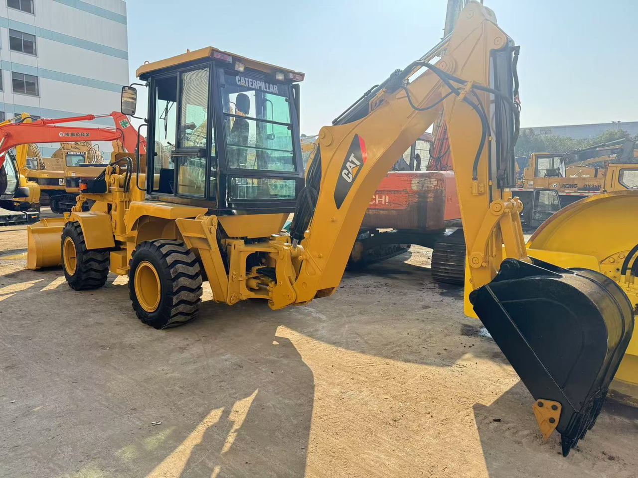 CAT 420F - Ekskavaator-laadur: pilt 2 CAT 420F - Ekskavaator-laadur: pilt 2