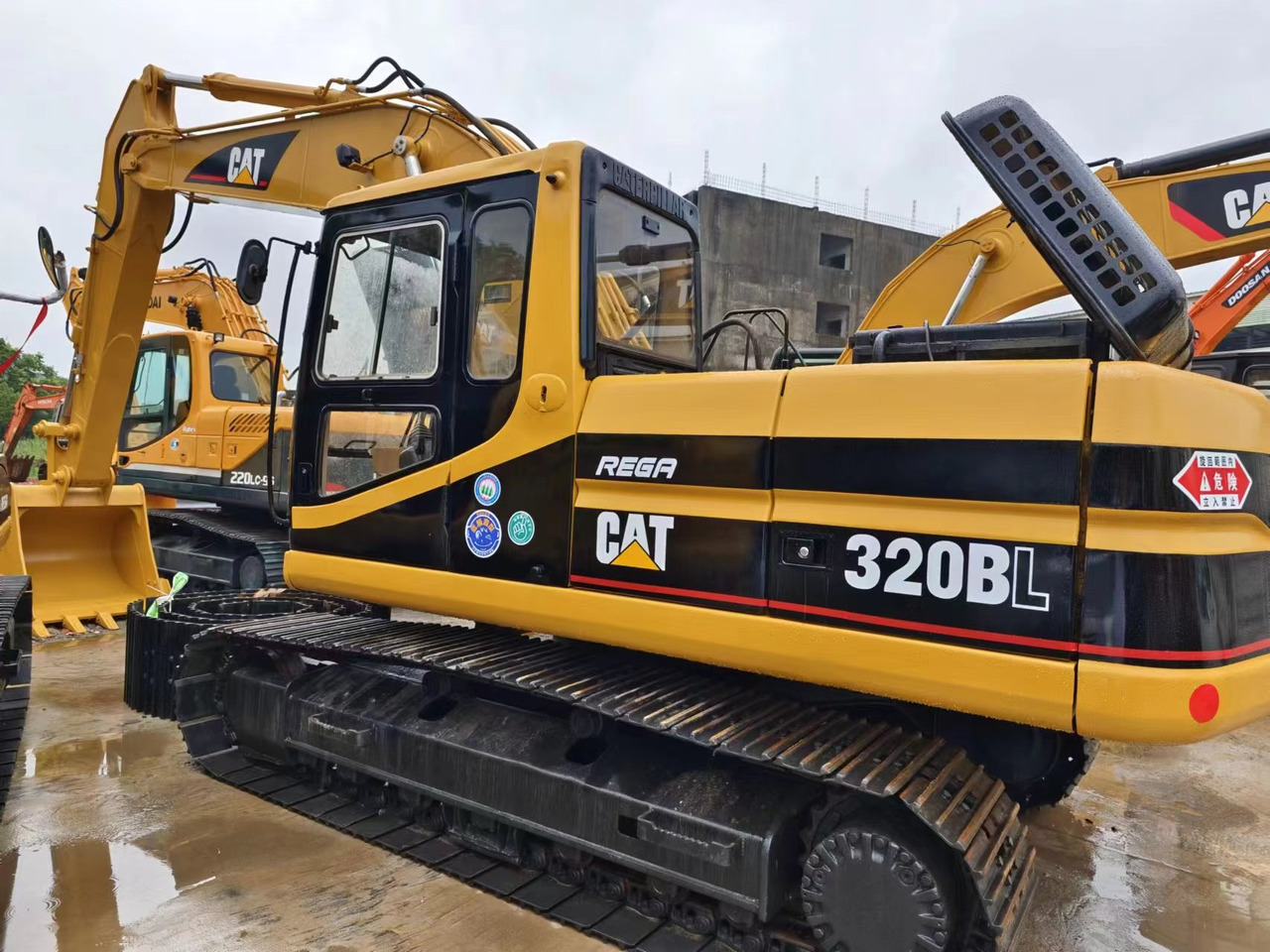 CATERPILLAR 320BL - Lintekskavaator: pilt 1 CATERPILLAR 320BL - Lintekskavaator: pilt 1