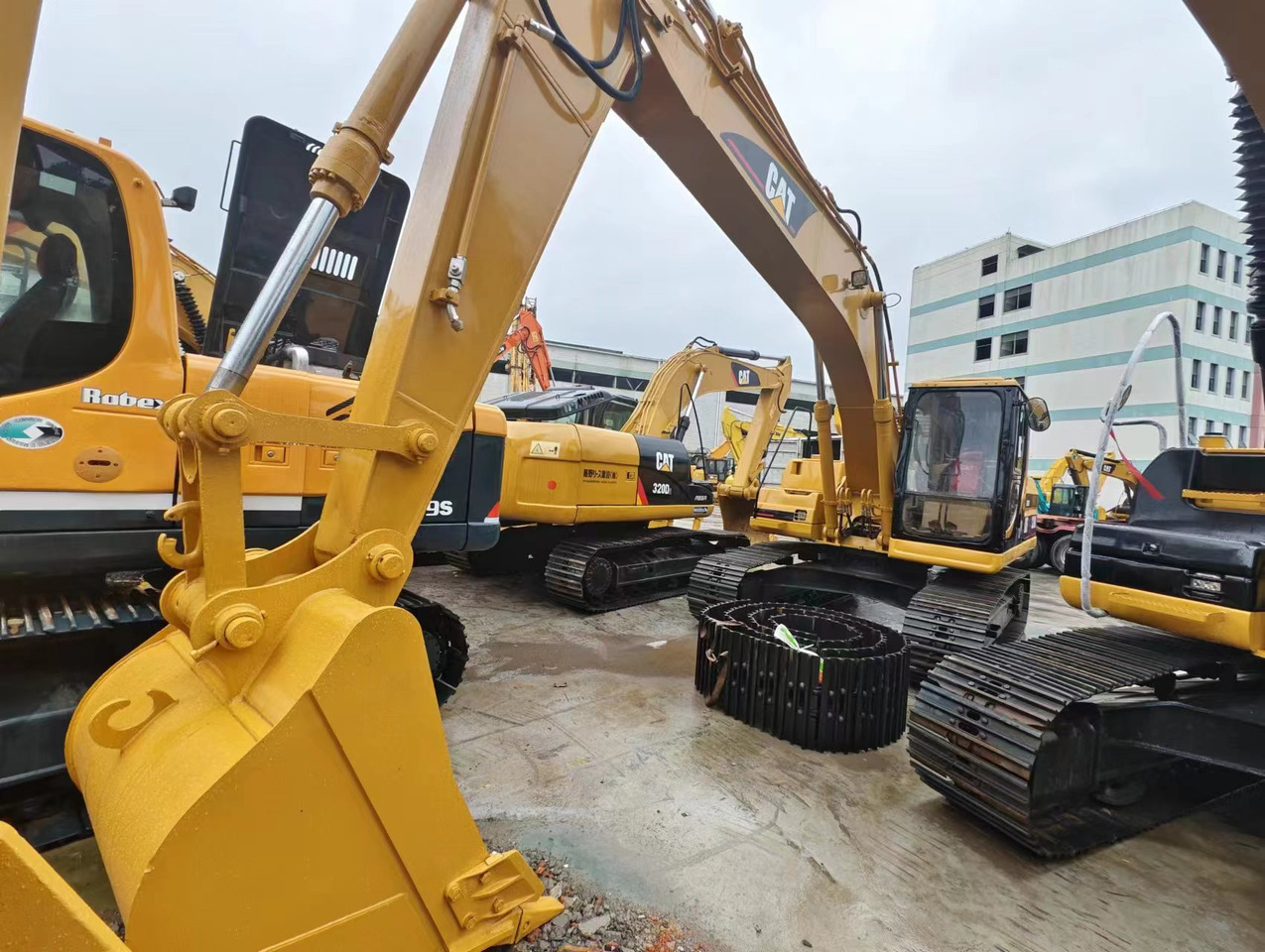 CATERPILLAR 320BL - Lintekskavaator: pilt 4 CATERPILLAR 320BL - Lintekskavaator: pilt 4
