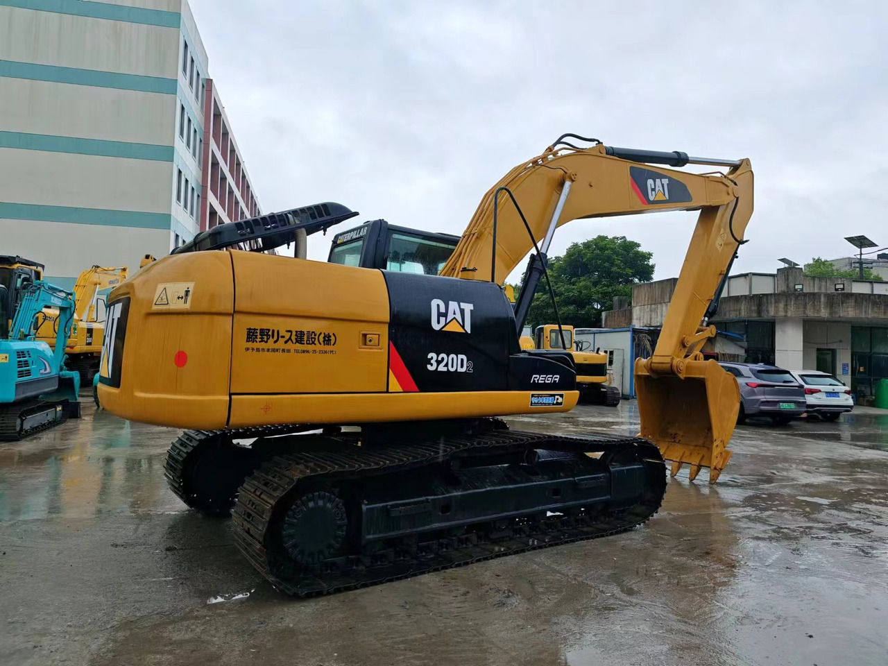 Lintekskavaator CATERPILLAR 320D2: pilt 1