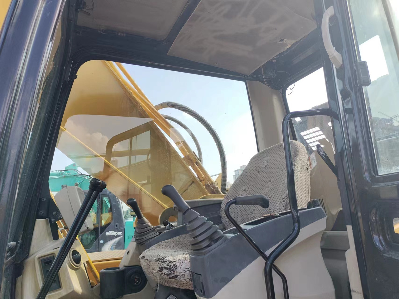 CATERPILLAR 325C - Lintekskavaator: pilt 5 CATERPILLAR 325C - Lintekskavaator: pilt 5