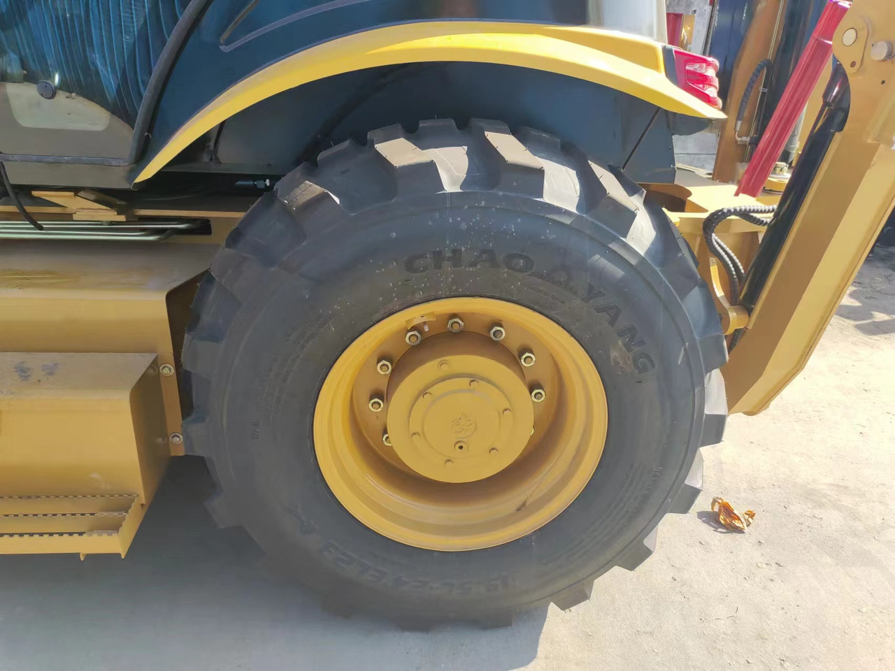 Ekskavaator-laadur CATERPILLAR 420F: pilt 9