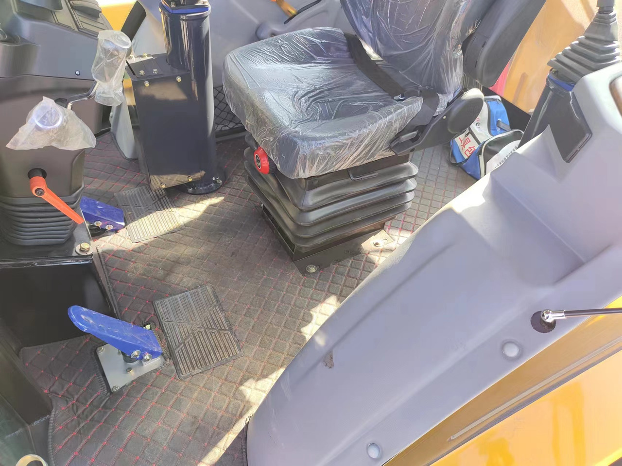 Ekskavaator-laadur CATERPILLAR 420F: pilt 7