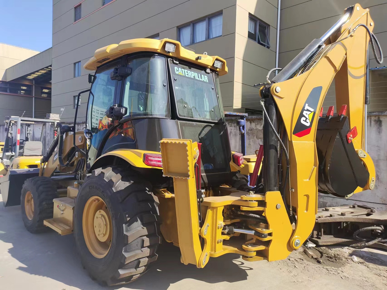 CATERPILLAR 420F - Ekskavaator-laadur: pilt 5 CATERPILLAR 420F - Ekskavaator-laadur: pilt 5