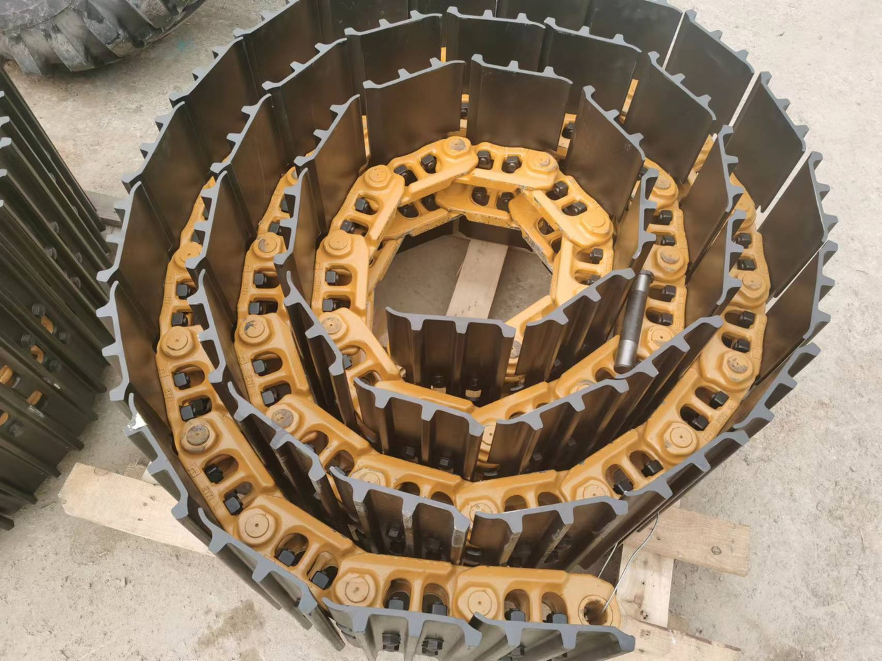 CATERPILLAR 600MM wxcavator track - Relss - Lintekskavaator: pilt 2 CATERPILLAR 600MM wxcavator track - Relss - Lintekskavaator: pilt 2