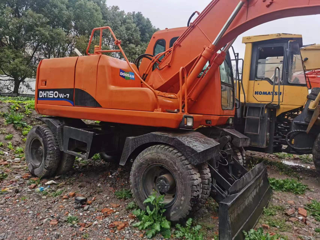 DOOSAN DH150W-7 - Ratastel ekskavaator: pilt 4 DOOSAN DH150W-7 - Ratastel ekskavaator: pilt 4