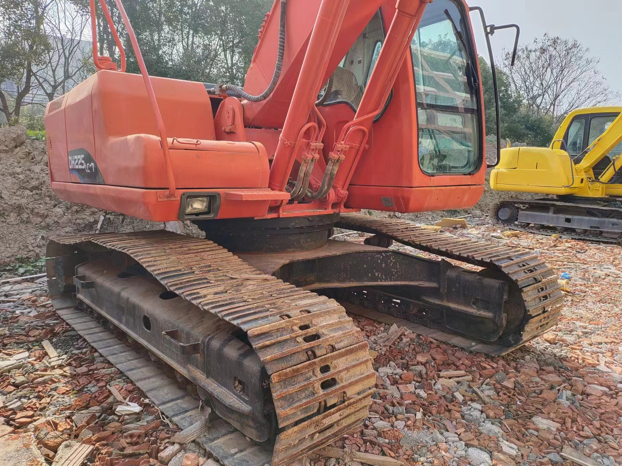 DOOSAN DH225LC-7 - Lintekskavaator: pilt 3 DOOSAN DH225LC-7 - Lintekskavaator: pilt 3