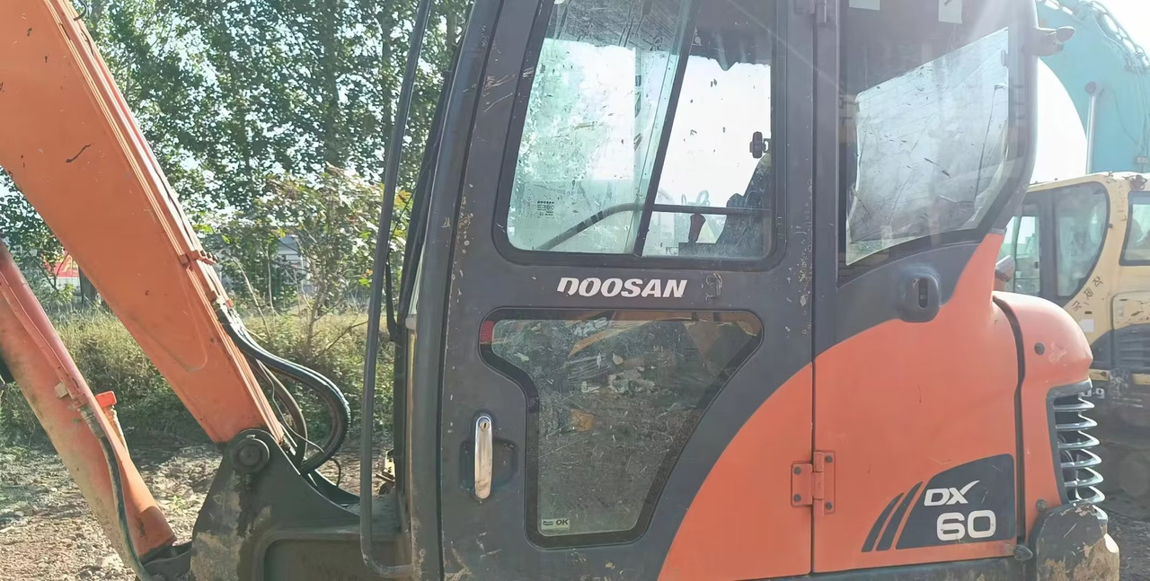 DOOSAN dx60 - Miniekskavaator: pilt 5 DOOSAN dx60 - Miniekskavaator: pilt 5