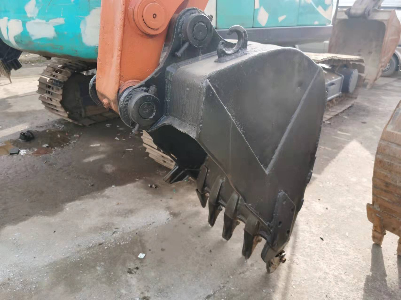 HITACHI EX120-2 - Lintekskavaator: pilt 4 HITACHI EX120-2 - Lintekskavaator: pilt 4