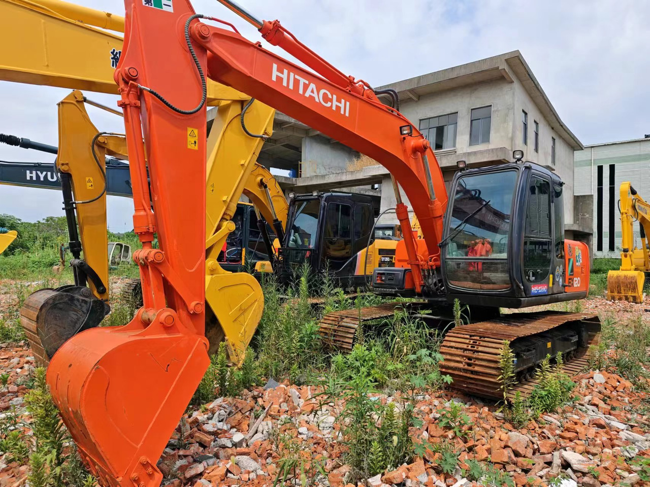 HITACHI EX120-5 - Lintekskavaator: pilt 1 HITACHI EX120-5 - Lintekskavaator: pilt 1