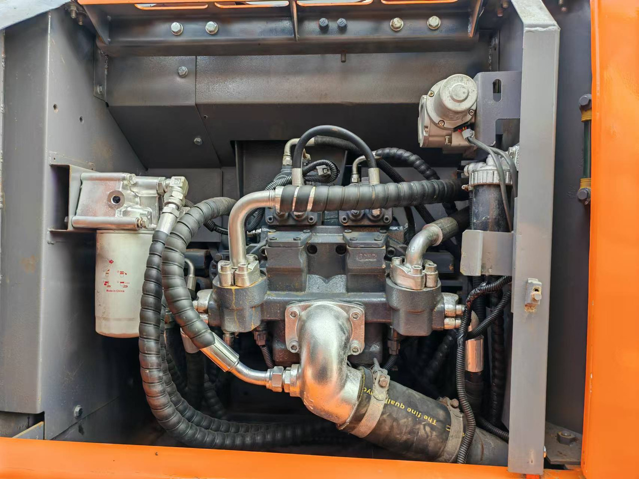 HITACHI ZX200 - Lintekskavaator: pilt 5 HITACHI ZX200 - Lintekskavaator: pilt 5