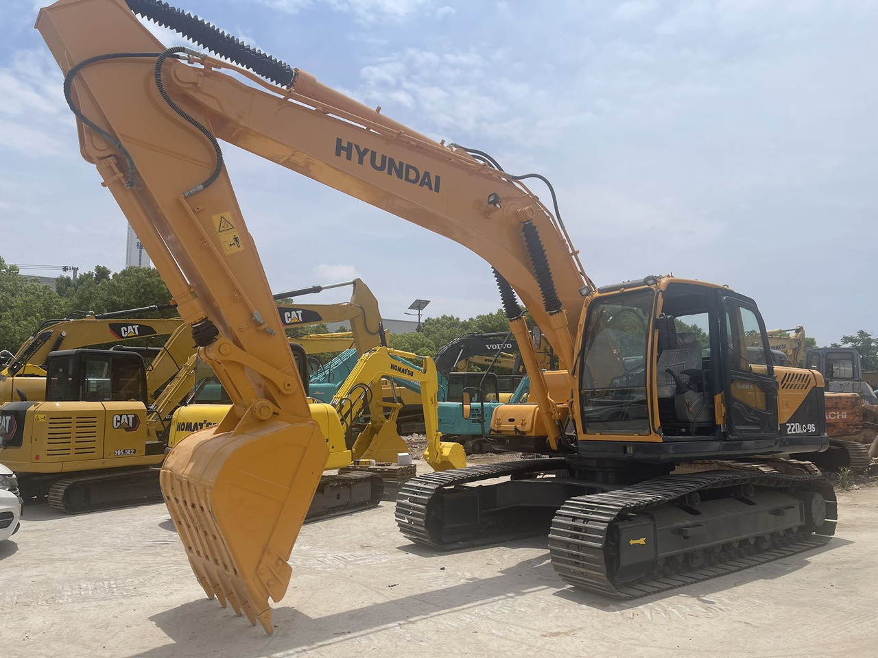 HYUNDAI 220LC-9S - Lintekskavaator: pilt 3 HYUNDAI 220LC-9S - Lintekskavaator: pilt 3