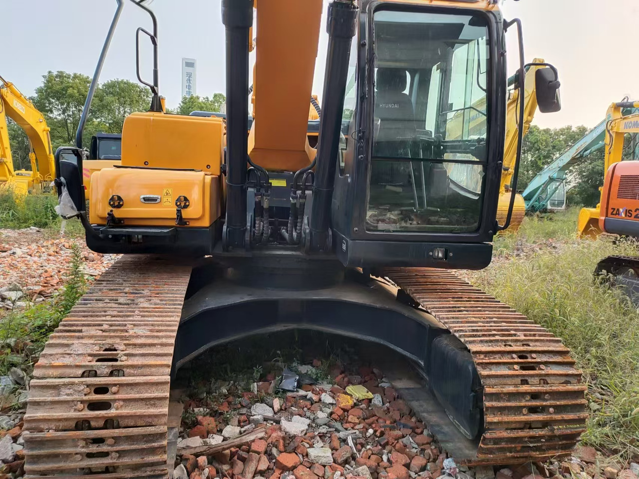 HYUNDAI R220LC-9S - Lintekskavaator: pilt 4 HYUNDAI R220LC-9S - Lintekskavaator: pilt 4