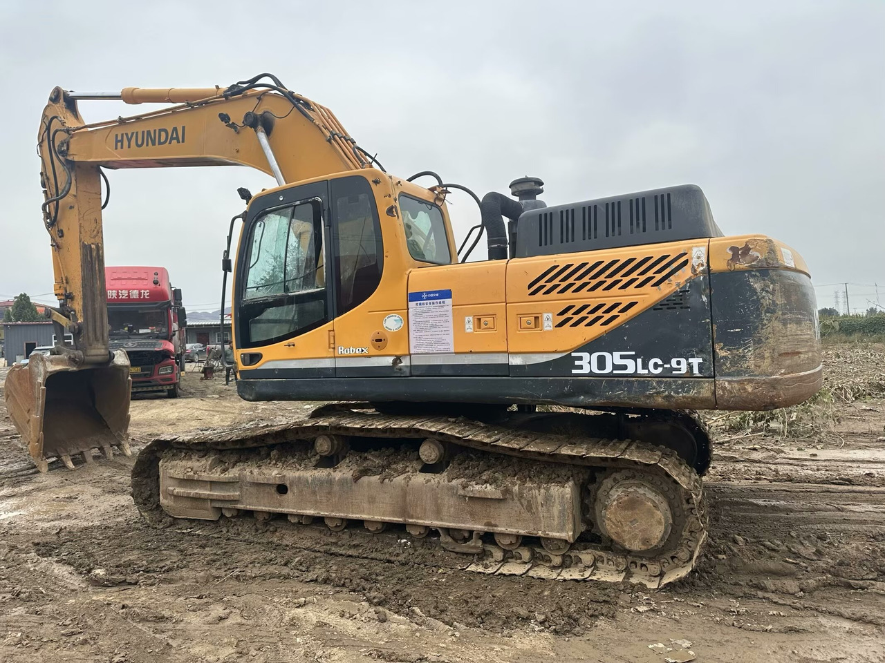 HYUNDAI R305LC-9T - Lintekskavaator: pilt 1 HYUNDAI R305LC-9T - Lintekskavaator: pilt 1
