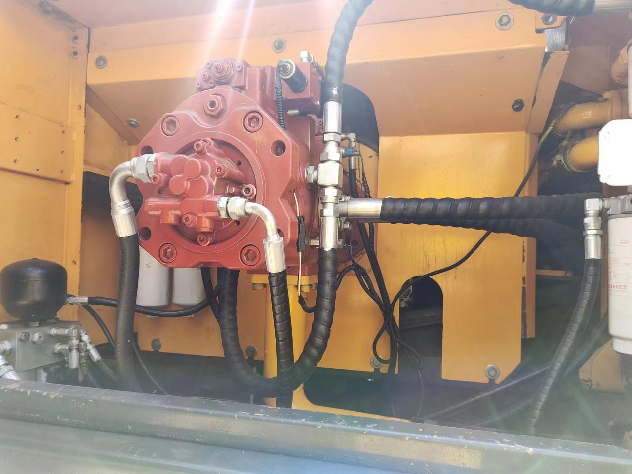 HYUNDAI R385LC-9T R305 R220 - Lintekskavaator: pilt 5 HYUNDAI R385LC-9T R305 R220 - Lintekskavaator: pilt 5