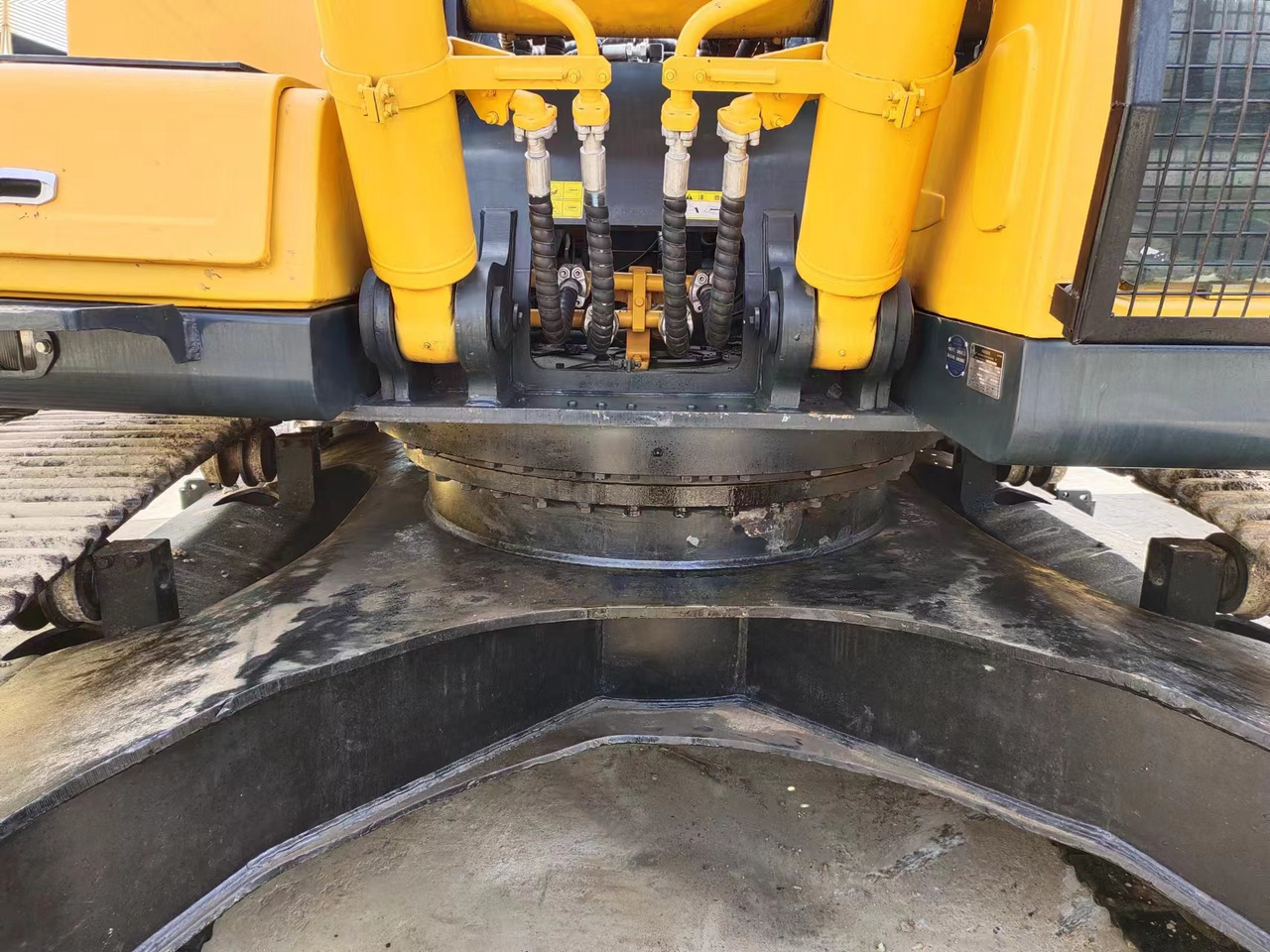 HYUNDAI R385LC-9T R305 R220 - Lintekskavaator: pilt 3 HYUNDAI R385LC-9T R305 R220 - Lintekskavaator: pilt 3