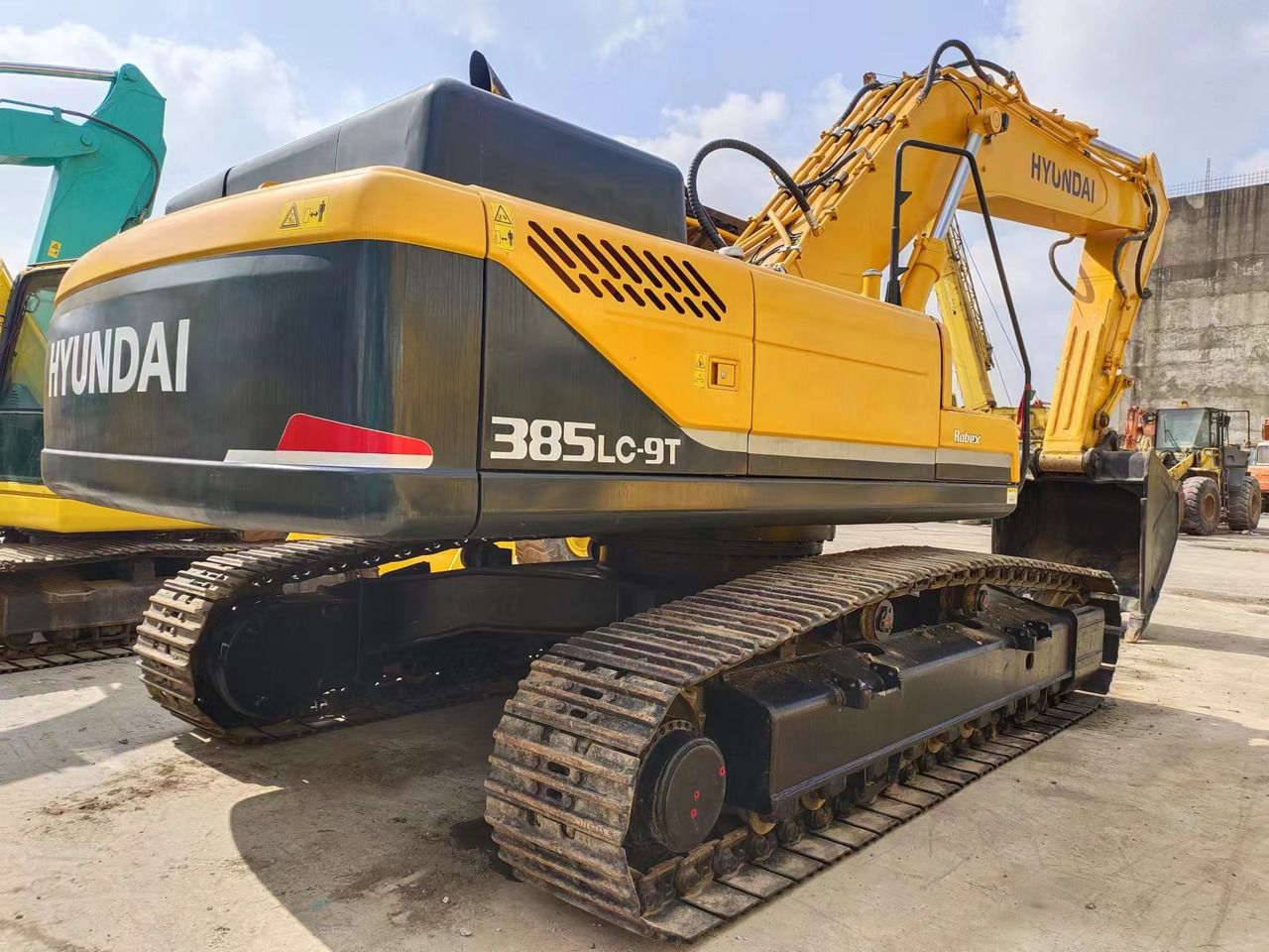 HYUNDAI R385LC-9T R305 R220 - Lintekskavaator: pilt 1 HYUNDAI R385LC-9T R305 R220 - Lintekskavaator: pilt 1