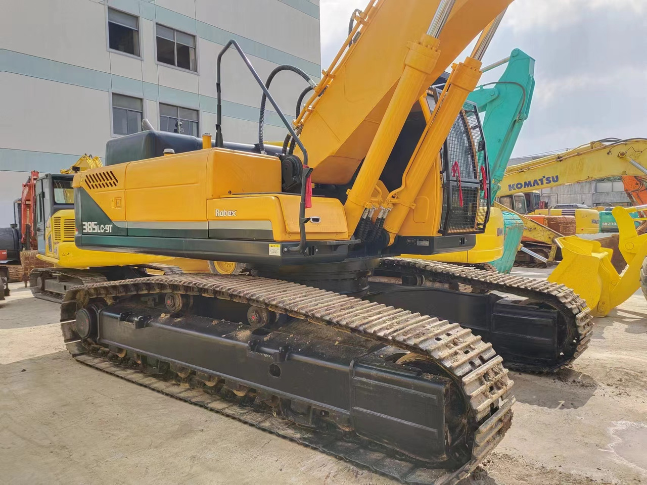 HYUNDAI R385LC-9T R305 R220 - Lintekskavaator: pilt 4 HYUNDAI R385LC-9T R305 R220 - Lintekskavaator: pilt 4
