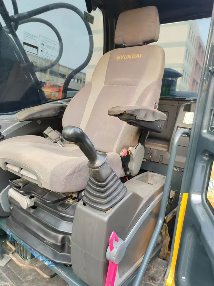 Hyundai R220LC-9T - Lintekskavaator: pilt 3 Hyundai R220LC-9T - Lintekskavaator: pilt 3