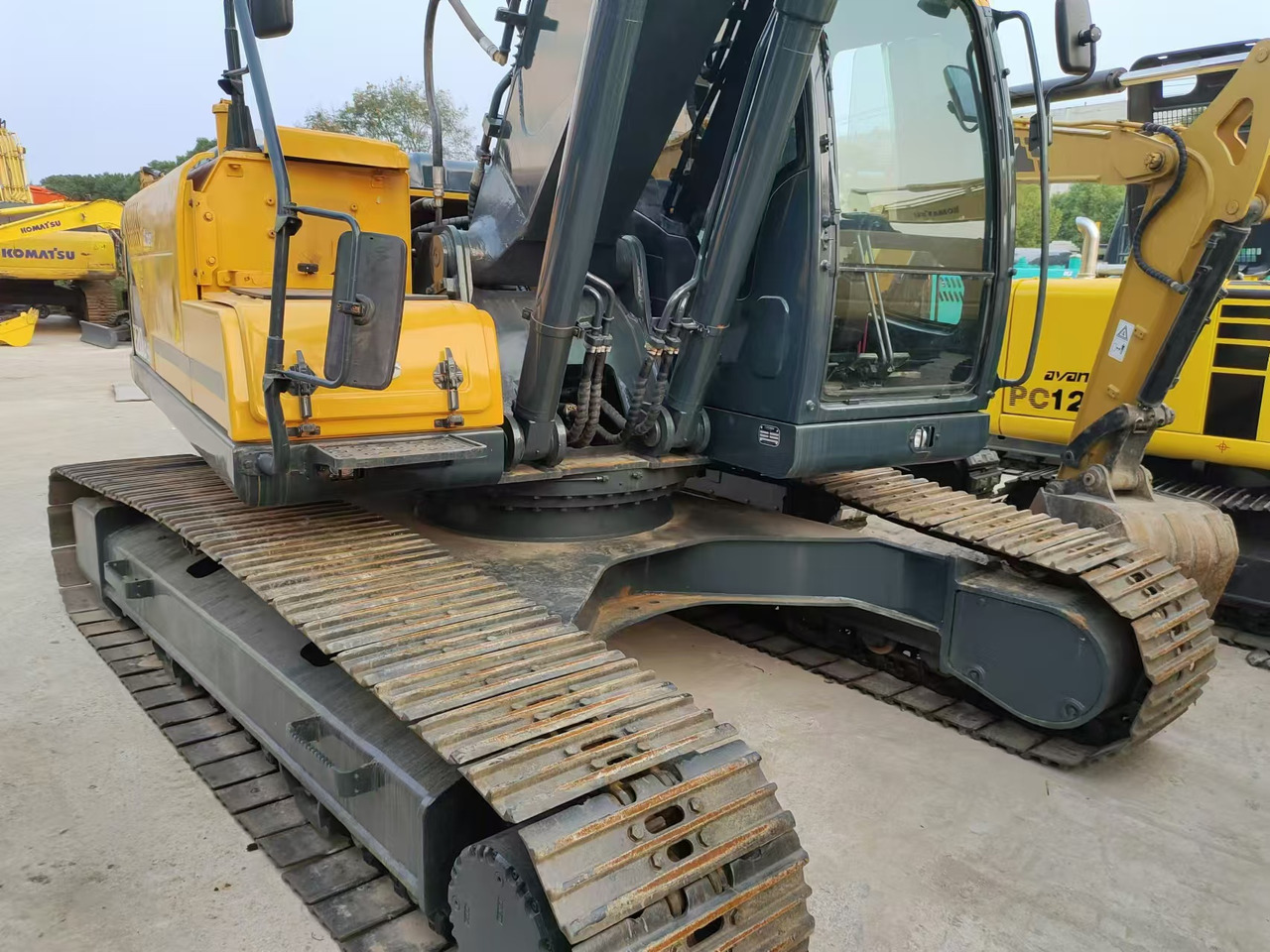 Hyundai R220LC-9T - Lintekskavaator: pilt 2 Hyundai R220LC-9T - Lintekskavaator: pilt 2