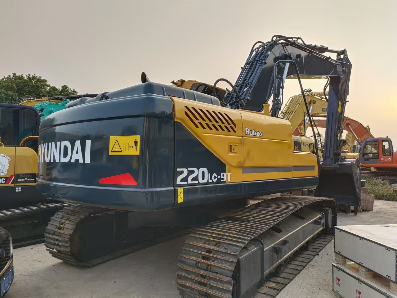 Hyundai R220LC-9T - Lintekskavaator: pilt 1 Hyundai R220LC-9T - Lintekskavaator: pilt 1