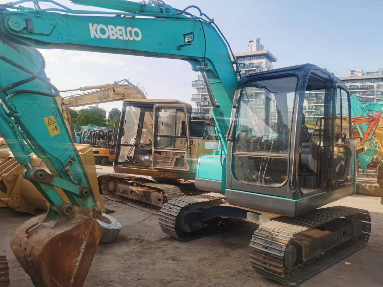 KOBELCO SK75 - Miniekskavaator: pilt 1 KOBELCO SK75 - Miniekskavaator: pilt 1