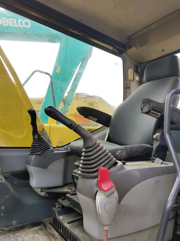 KOMATSU PC130-7 - Lintekskavaator: pilt 3 KOMATSU PC130-7 - Lintekskavaator: pilt 3