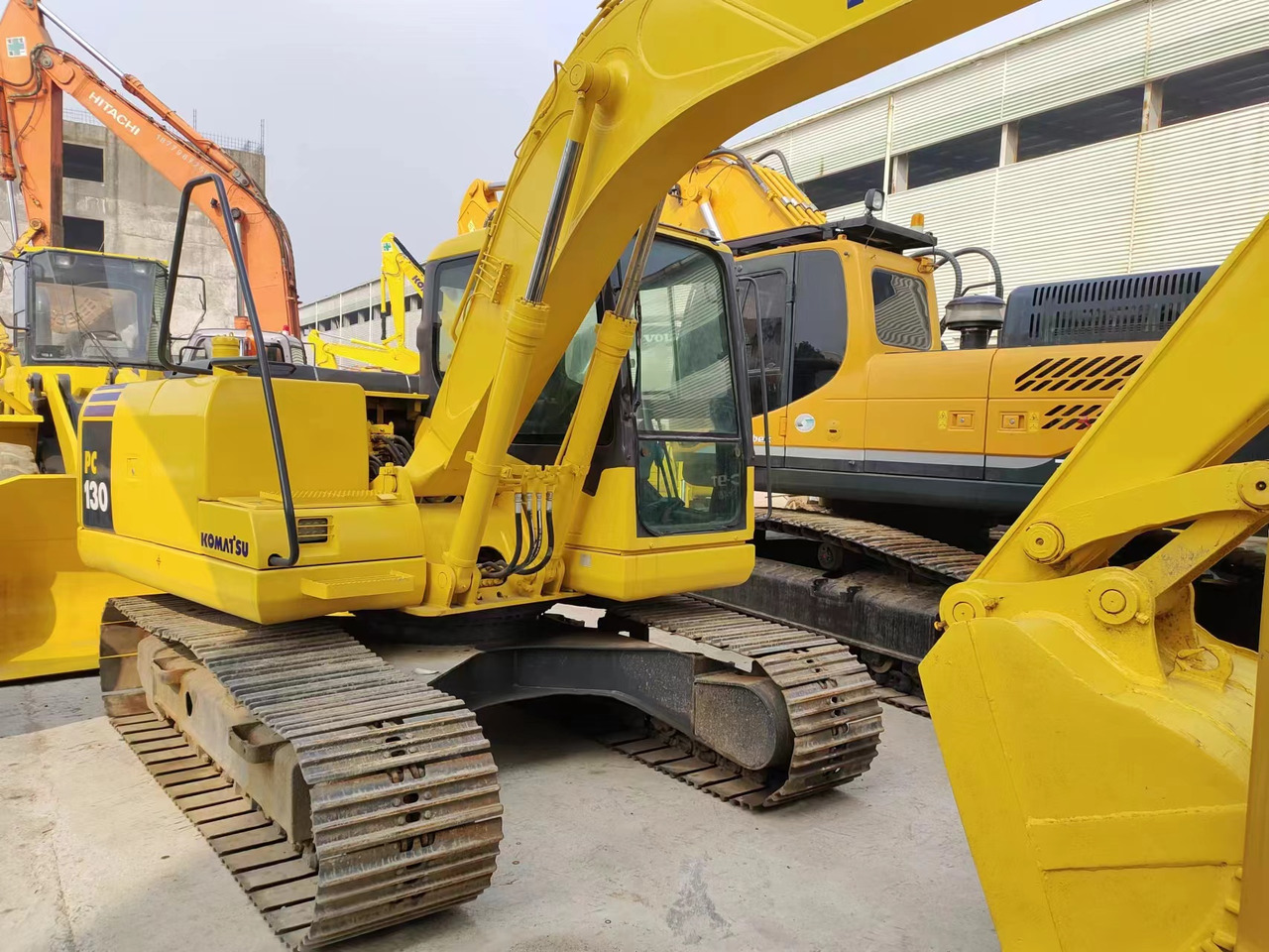 KOMATSU PC130-7 - Lintekskavaator: pilt 1 KOMATSU PC130-7 - Lintekskavaator: pilt 1