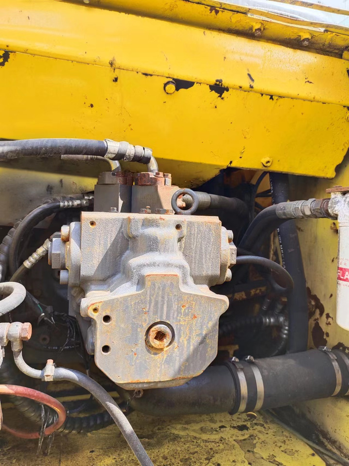 KOMATSU PC200-7 - Lintekskavaator: pilt 5 KOMATSU PC200-7 - Lintekskavaator: pilt 5