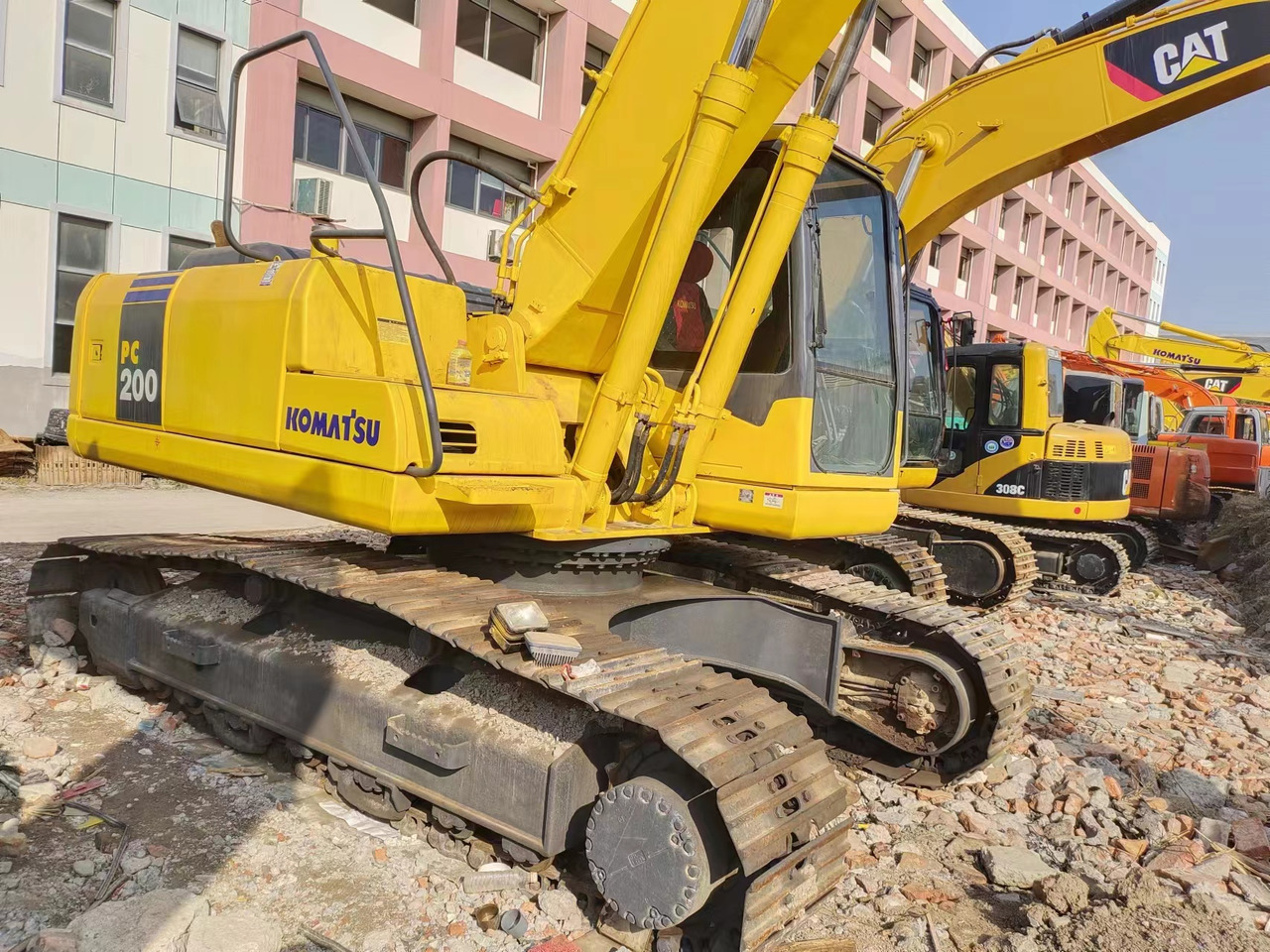 KOMATSU PC200-7 - Lintekskavaator: pilt 5 KOMATSU PC200-7 - Lintekskavaator: pilt 5