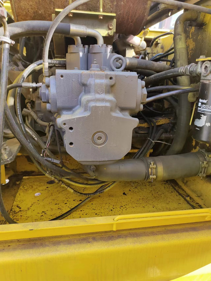 KOMATSU PC200-7 - Lintekskavaator: pilt 4 KOMATSU PC200-7 - Lintekskavaator: pilt 4