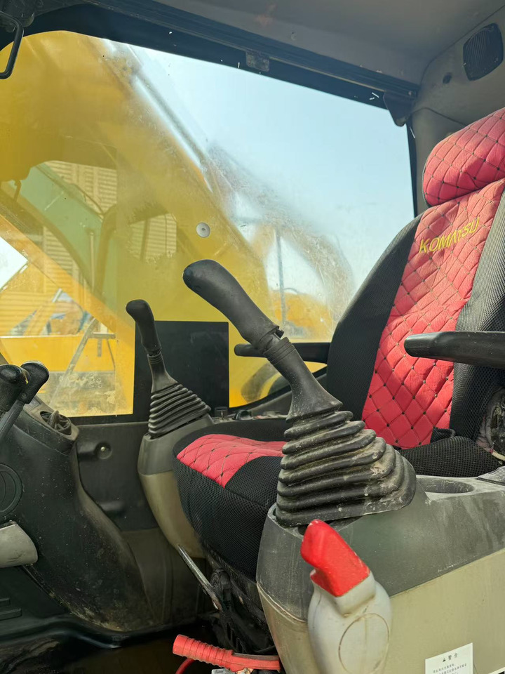 KOMATSU PC200-8 - Lintekskavaator: pilt 4 KOMATSU PC200-8 - Lintekskavaator: pilt 4