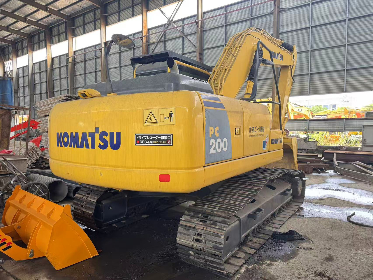 KOMATSU PC200-8 - Lintekskavaator: pilt 2 KOMATSU PC200-8 - Lintekskavaator: pilt 2