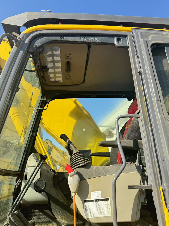 KOMATSU PC200-8 - Lintekskavaator: pilt 4 KOMATSU PC200-8 - Lintekskavaator: pilt 4