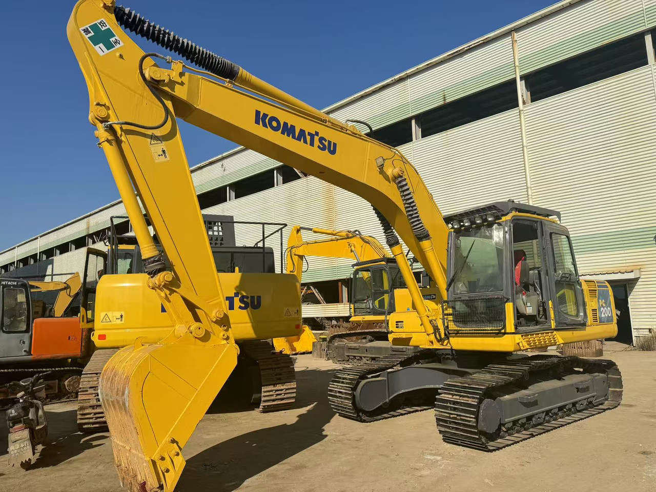 KOMATSU PC200-8 - Lintekskavaator: pilt 1 KOMATSU PC200-8 - Lintekskavaator: pilt 1