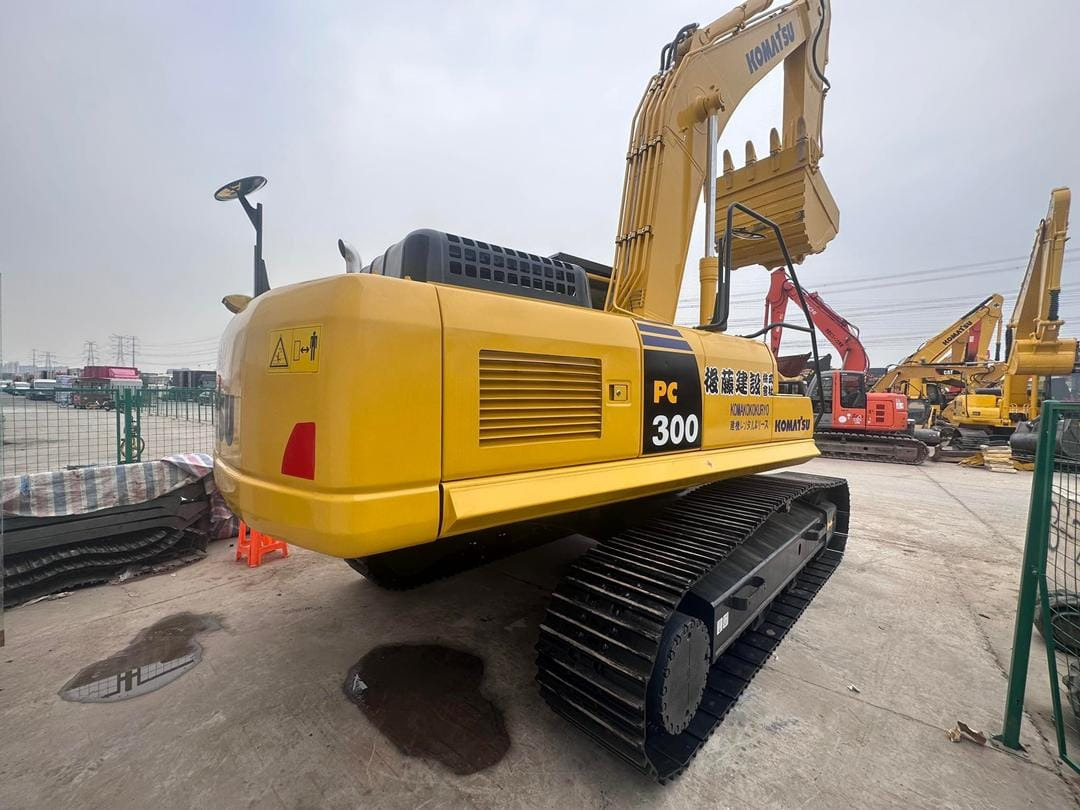 KOMATSU PC300-8 - Lintekskavaator: pilt 3 KOMATSU PC300-8 - Lintekskavaator: pilt 3