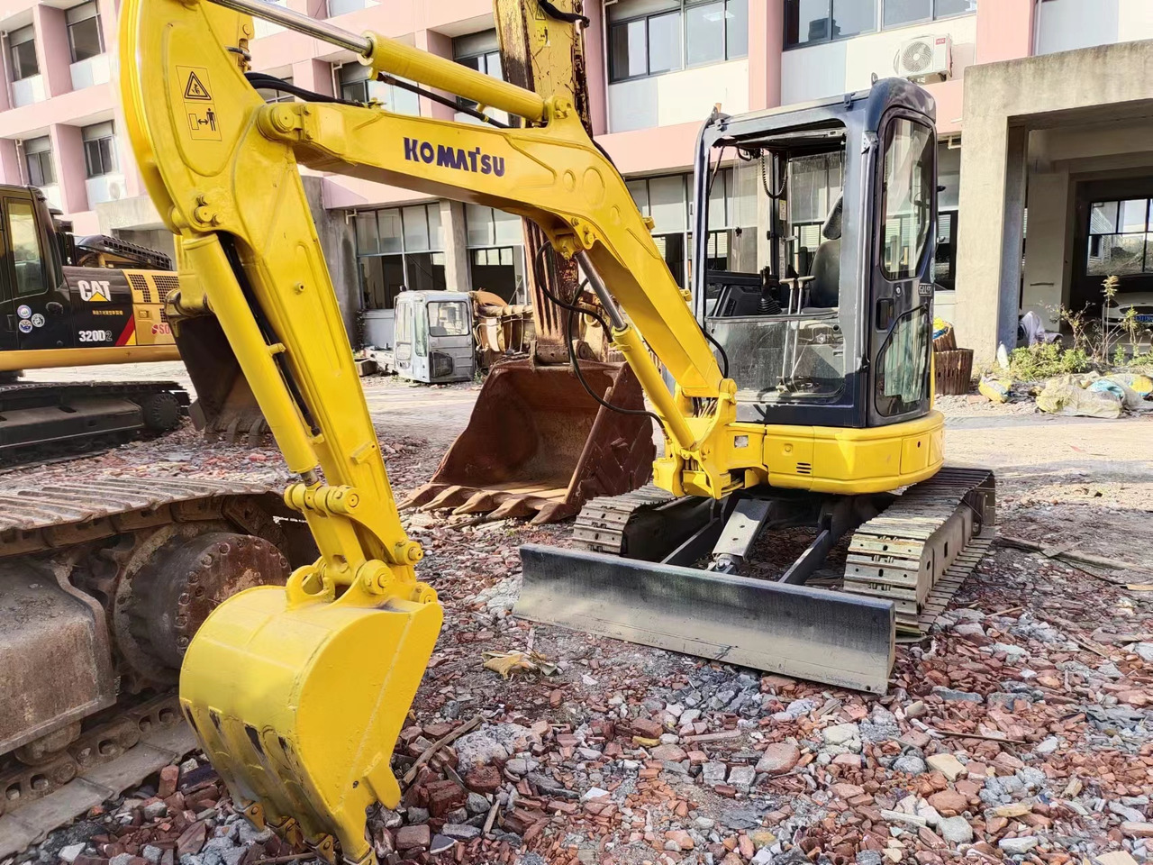 KOMATSU PC35MR - Miniekskavaator: pilt 2 KOMATSU PC35MR - Miniekskavaator: pilt 2