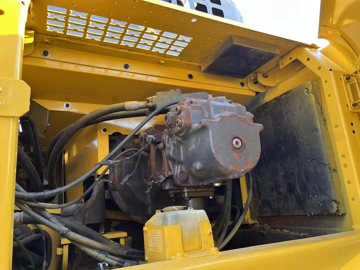 KOMATSU PC400-8 - Lintekskavaator: pilt 5 KOMATSU PC400-8 - Lintekskavaator: pilt 5
