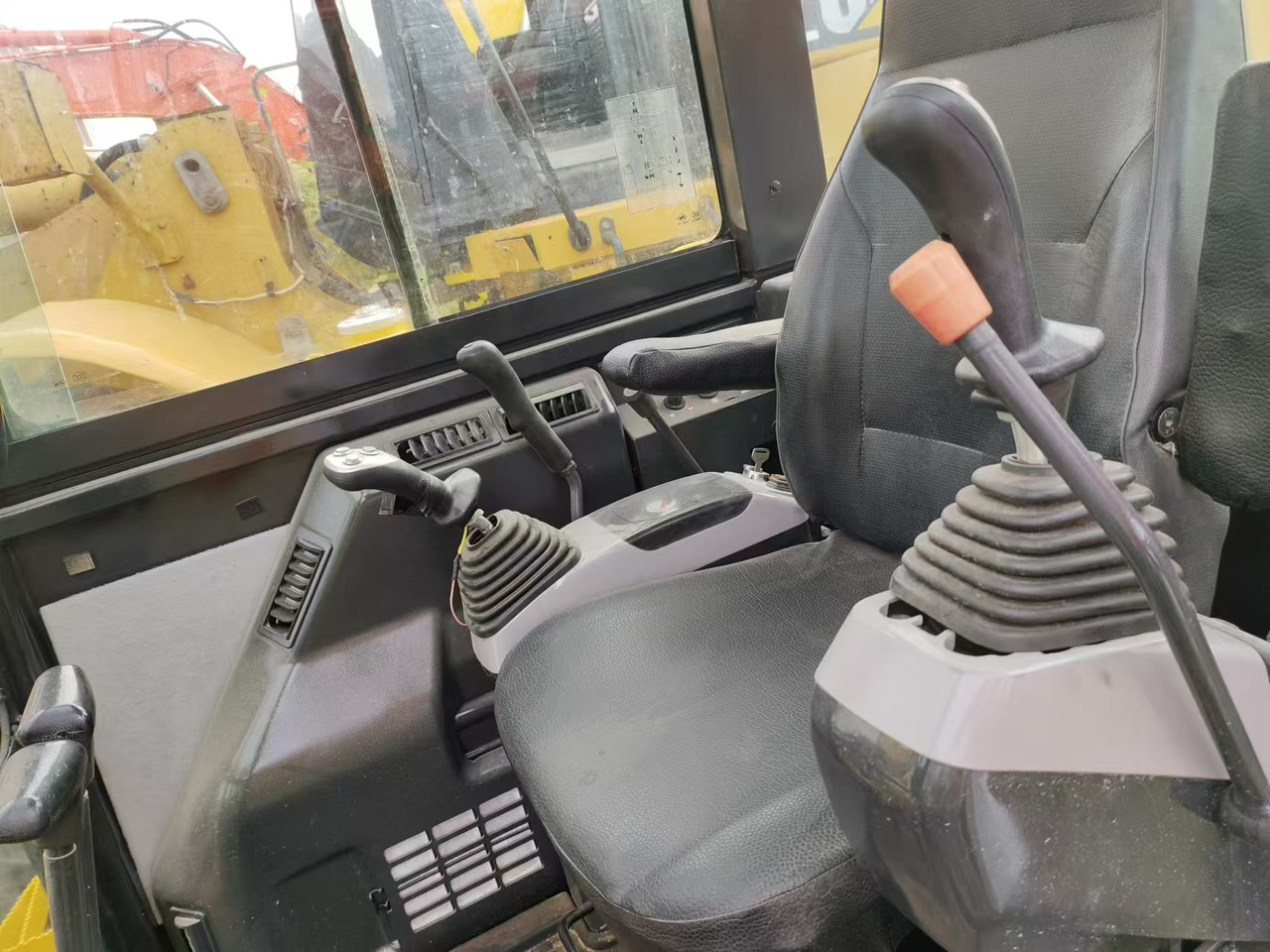 KOMATSU PC56-7 PC56 - Miniekskavaator: pilt 5 KOMATSU PC56-7 PC56 - Miniekskavaator: pilt 5