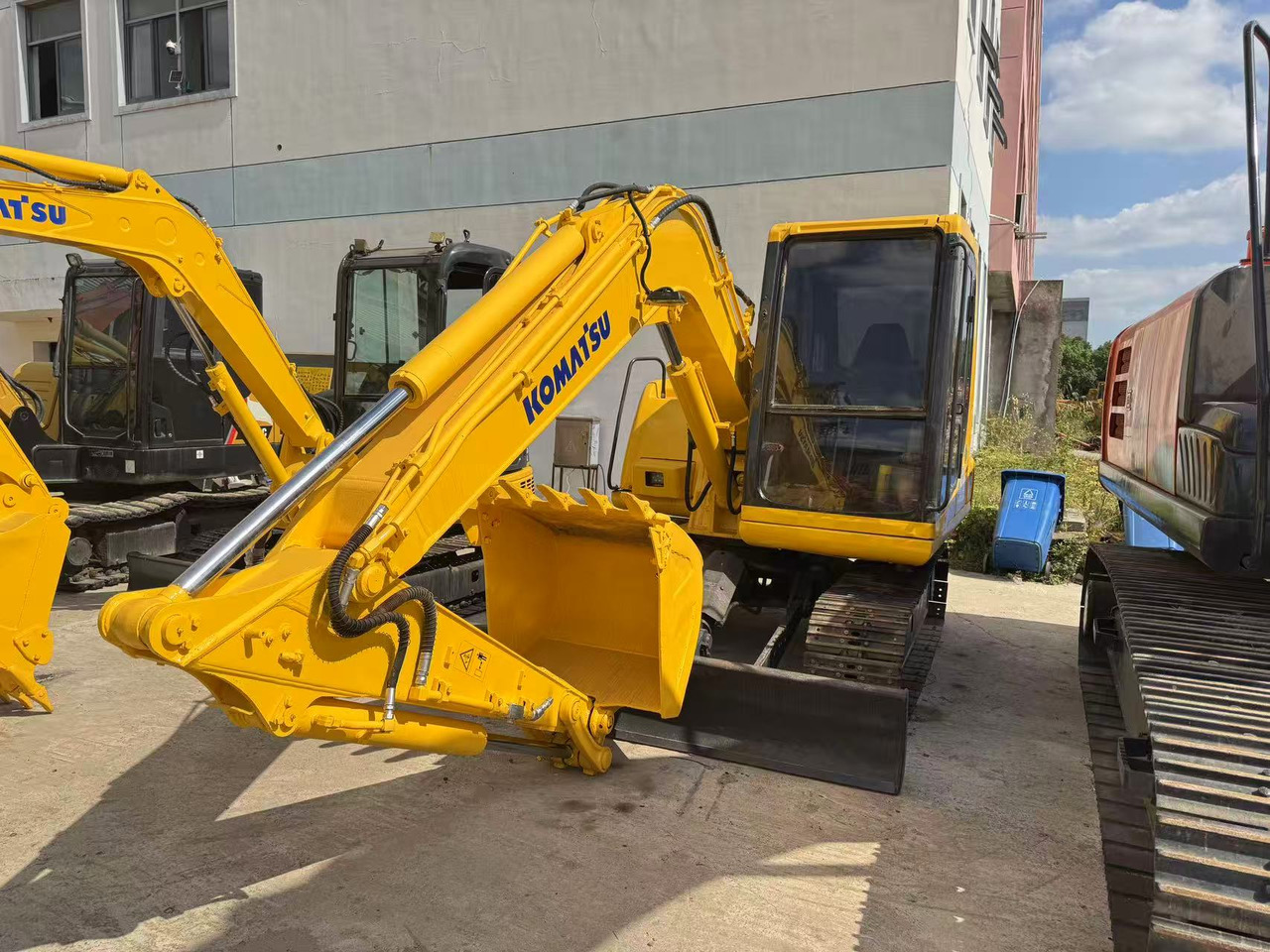 KOMATSU PC60-7 - Miniekskavaator: pilt 3 KOMATSU PC60-7 - Miniekskavaator: pilt 3