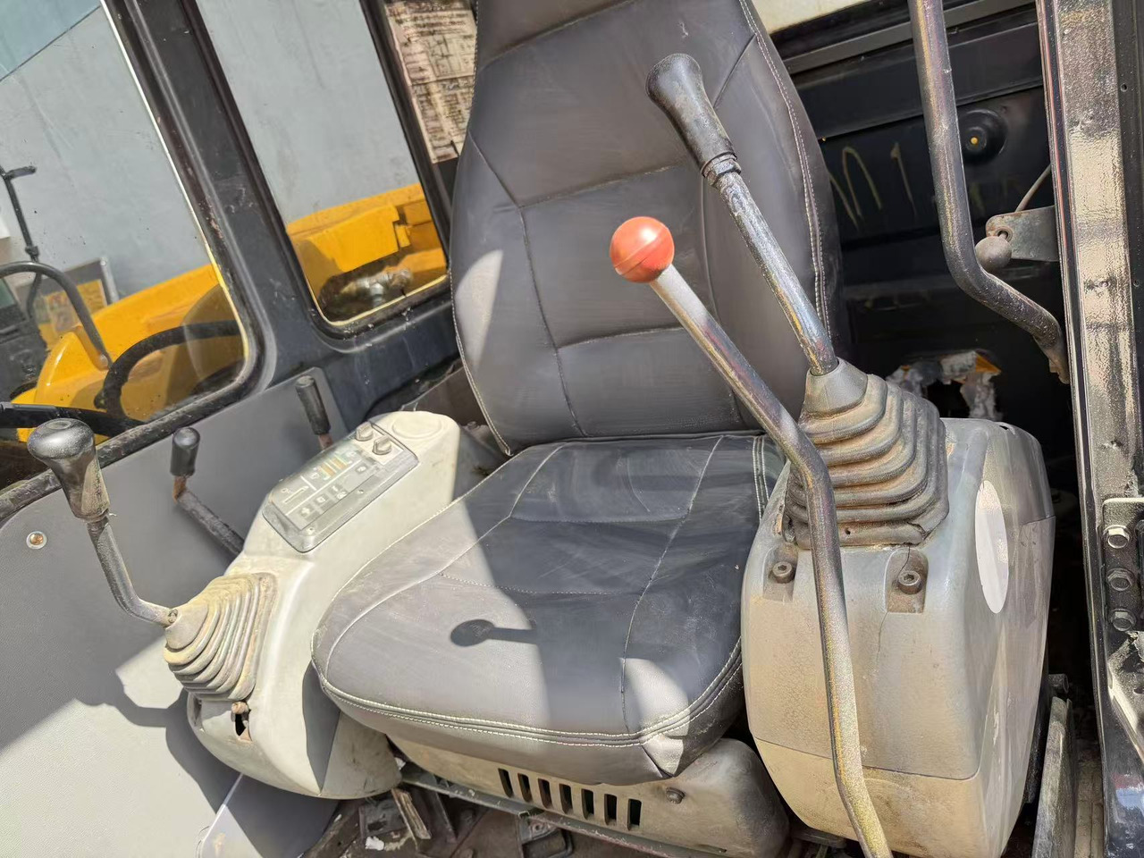 KOMATSU PC60-7 - Miniekskavaator: pilt 4 KOMATSU PC60-7 - Miniekskavaator: pilt 4