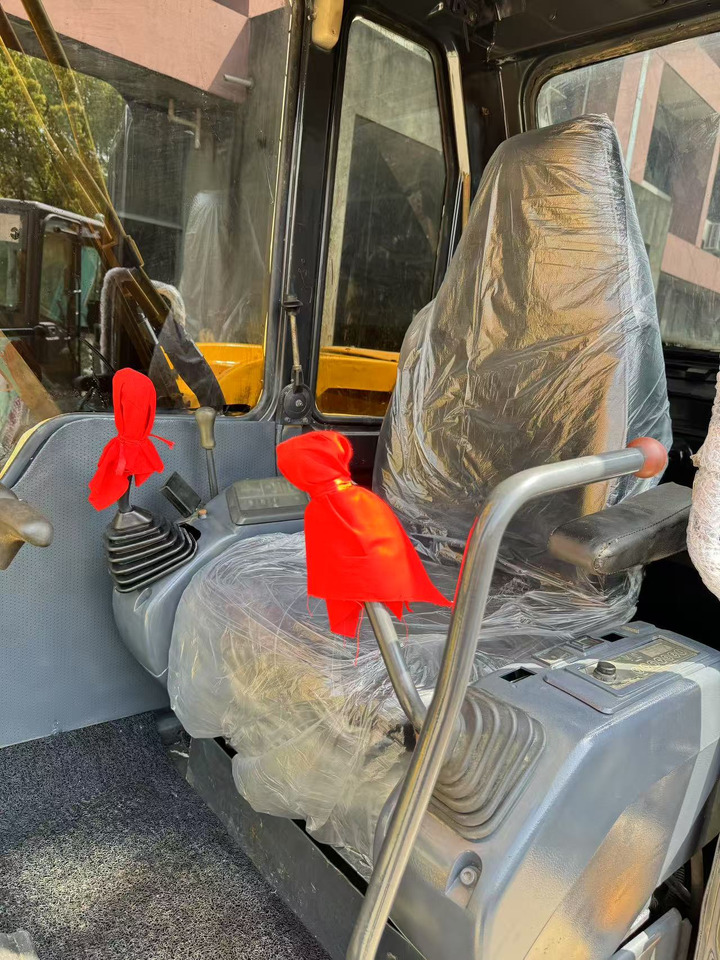 KOMATSU PC60-7 - Miniekskavaator: pilt 4 KOMATSU PC60-7 - Miniekskavaator: pilt 4