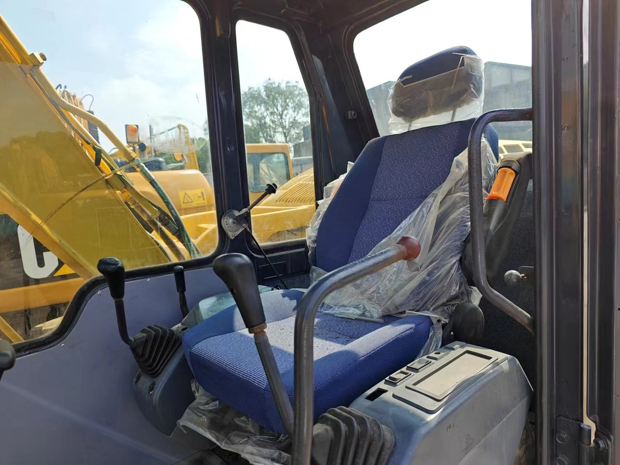 KOMATSU PC60-7 PC56 PC60 - Miniekskavaator: pilt 2 KOMATSU PC60-7 PC56 PC60 - Miniekskavaator: pilt 2